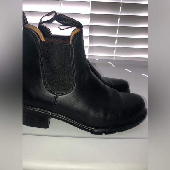 Blundstone Chelsea black ankle women’s boots 7.5US - Picture 2 of 5